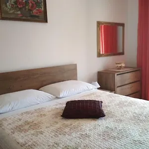  Apartment Lili